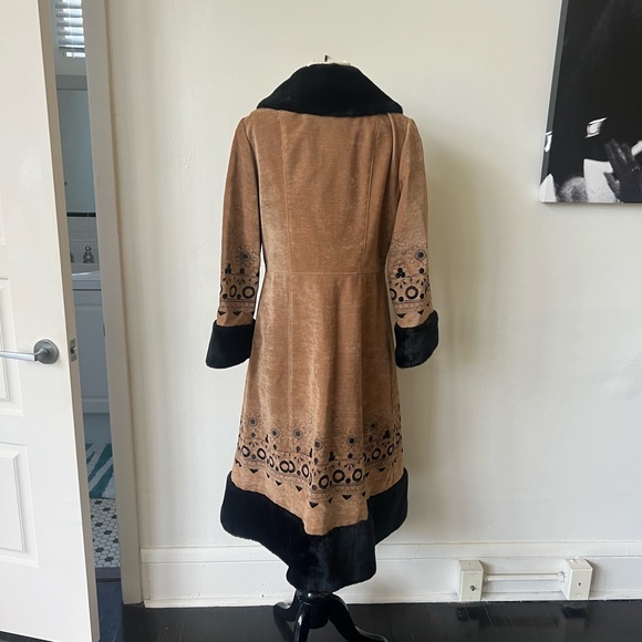 Vintage Bohemian 1970’s Coat 70’s Faux Fur Embroidered Coat - Picture 9 of 15
